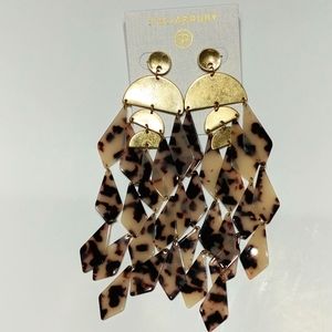 Stunning Statement Diamond shaped drop earrings